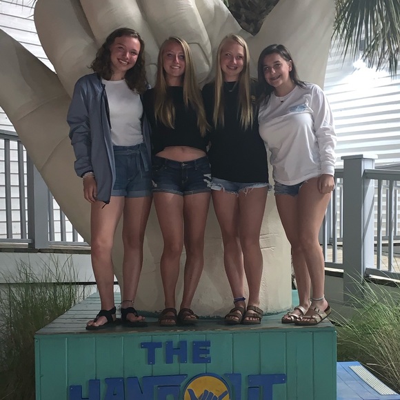 Meet your Posher, Olyvia - Picture 1 of 1